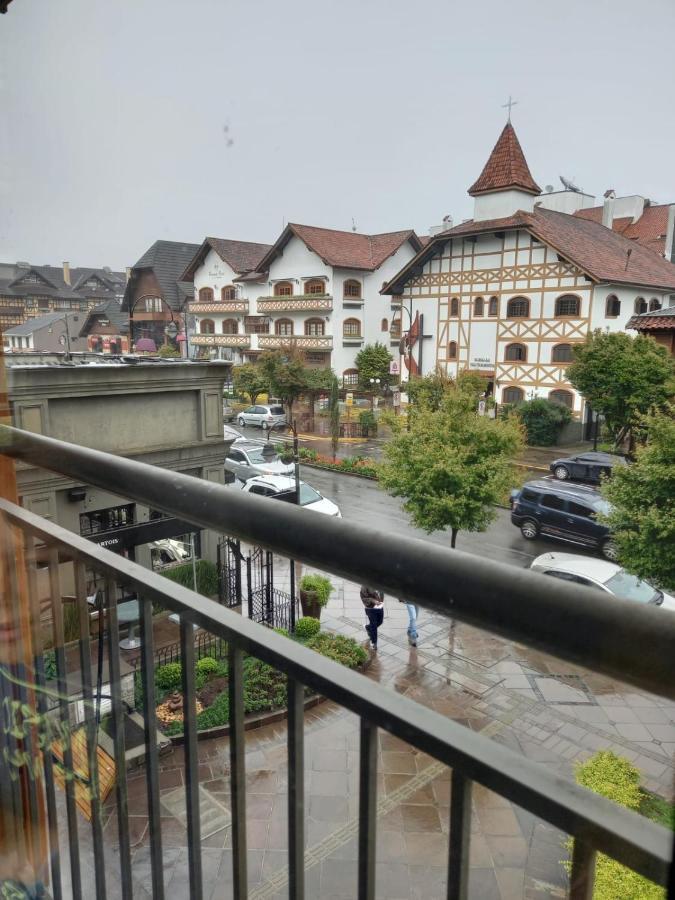 Hotel Laghetto Stilo Borges Gramado Extérieur photo The town hall in Laon-sur-Semois
