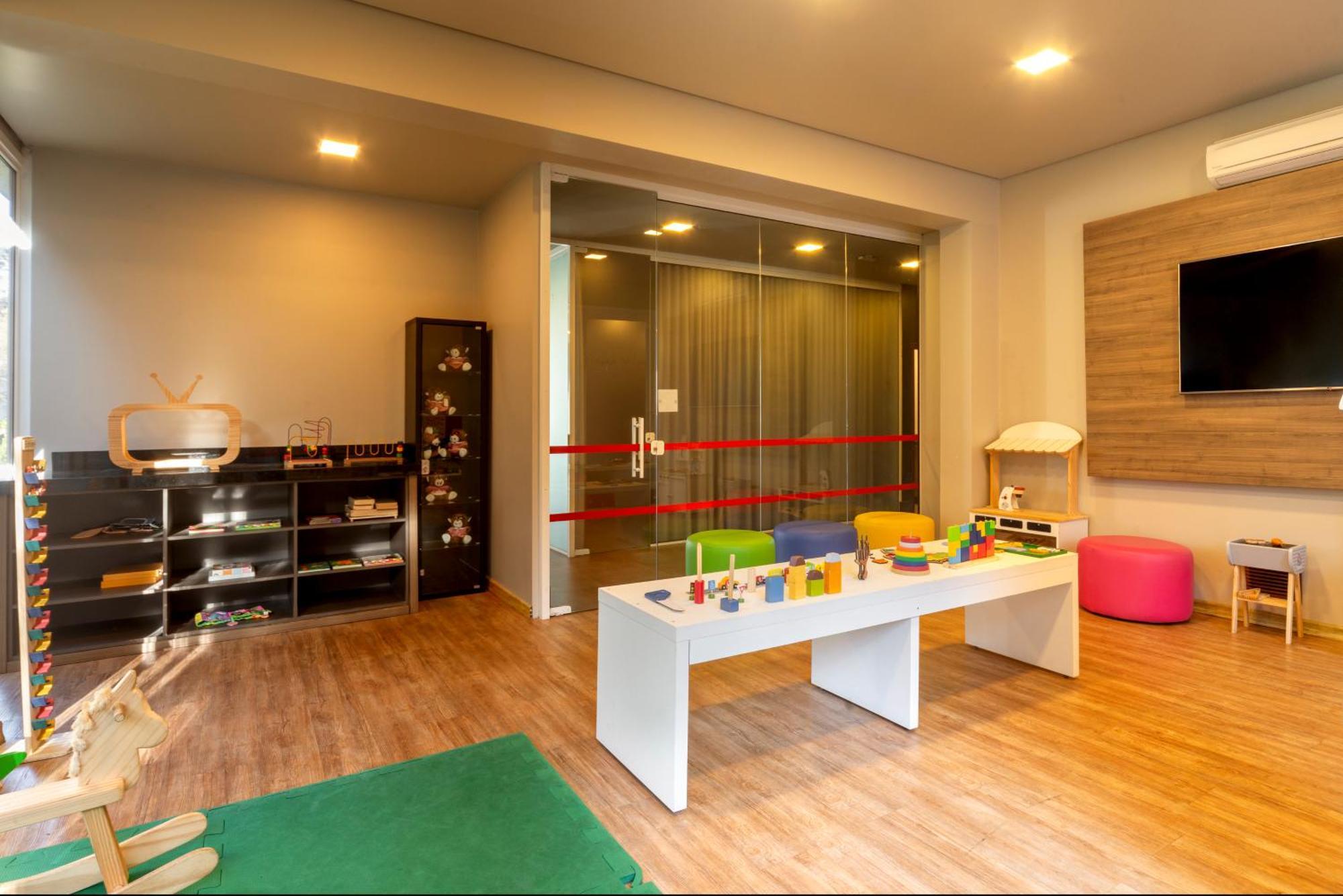 Hotel Laghetto Stilo Borges Gramado Extérieur photo A child psychology office