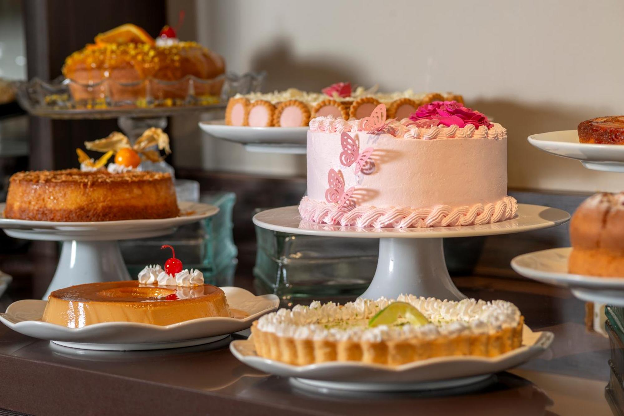 Hotel Laghetto Stilo Borges Gramado Extérieur photo Cakes