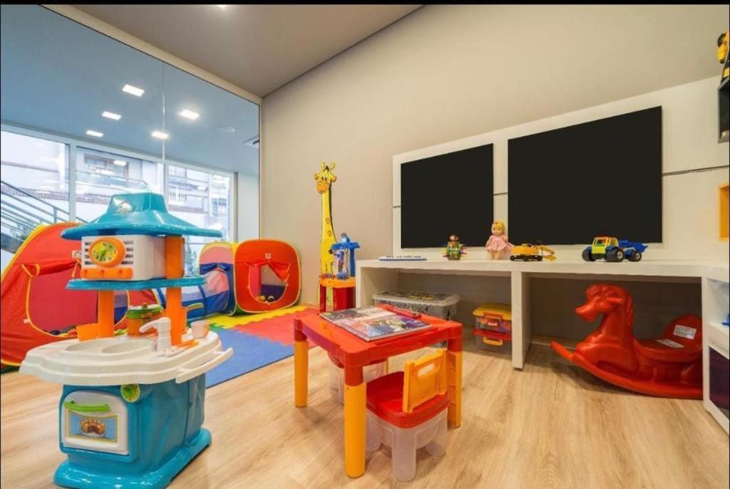 Hotel Laghetto Stilo Borges Gramado Extérieur photo The Children's Museum